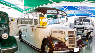 写真：ボンネットバス博物館